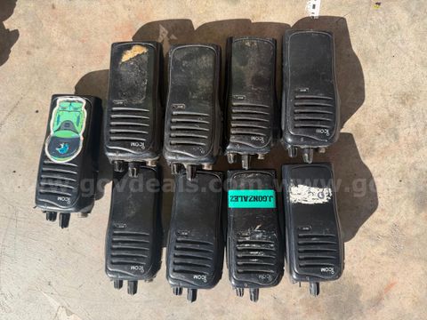 ICOM IC-F4011 UHF Portable Two-Way Radios Lot of 9 FCC ID AFJ277602 Shipping only