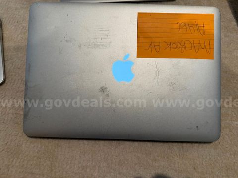 Apple MacBook Air A1466 2015 i5 intel1.6GHz 8GB shipping only