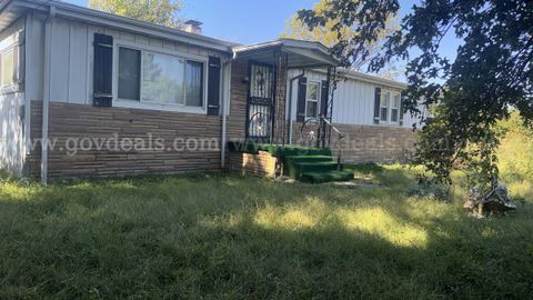 Investor Special! East St. Louis Property with Clean Title, Large 0.35-Acre Lot & Excellent Flip Potential – Cash Onl