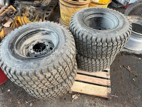 Tires Mounted On Unknown Rims 31x13.50-15 Nhs