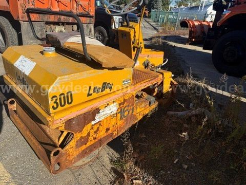 1993 LeeBoy compact 300 roller