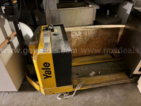 Yale Electric Pallet Jack
