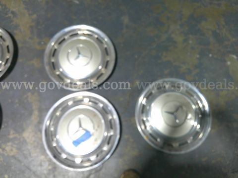 14 inch mercedes Benz Hub caps classic models Only 3
