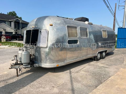 1976 Airstream Land Yacht Travel Trailer