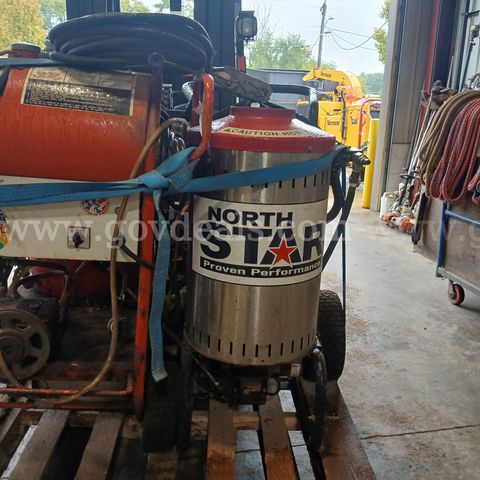 Qty 2 pressure washers