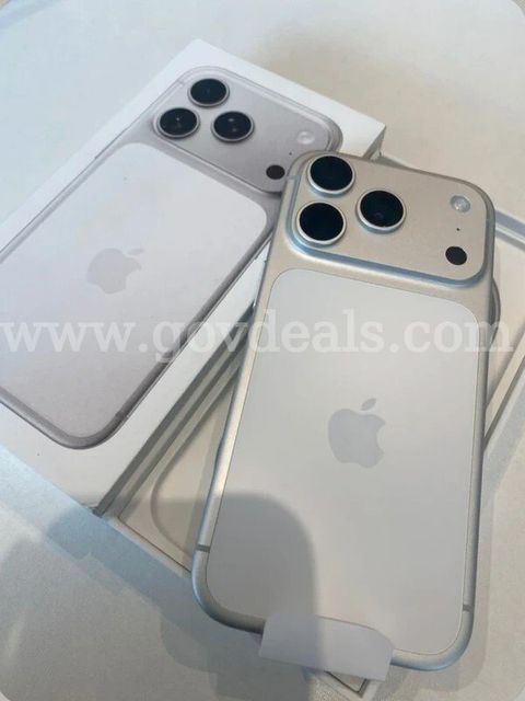 iPhone 17 PRO 256GB - BRAND NEW (Unlocked,) No iCloud Lock