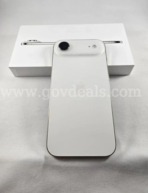 iPhone 17 AIR 256GB - NEW (Unlocked,) No iCloud Lock