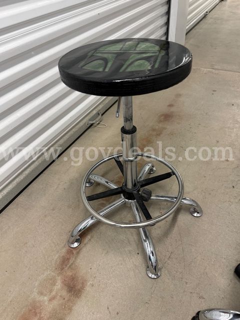 Adjustable engraved wooden stool (Mandalorian)