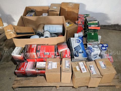 Pallet of New Old Stock Automotive & Truck Parts – Motorcraft Mopar Stemco Donaldson Filters Seals