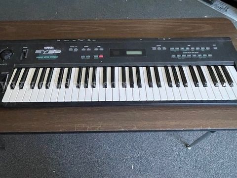Digital vector synthesizer