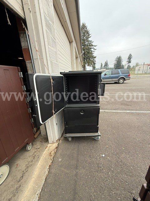 Cambro Food Carrying Cart