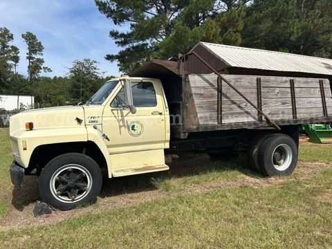 1992 Ford F700
