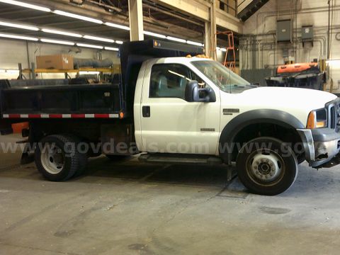 2007 Ford F550 4WD Dump Truck