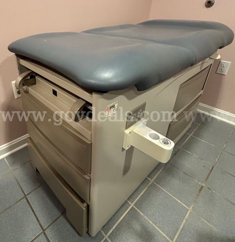 2011 Brewer Exam Table w/ Cabinet, Light & Stool