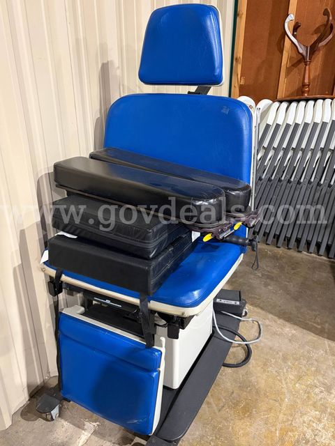 Midmark 419 Multi-Purpose Power Procedure Chair