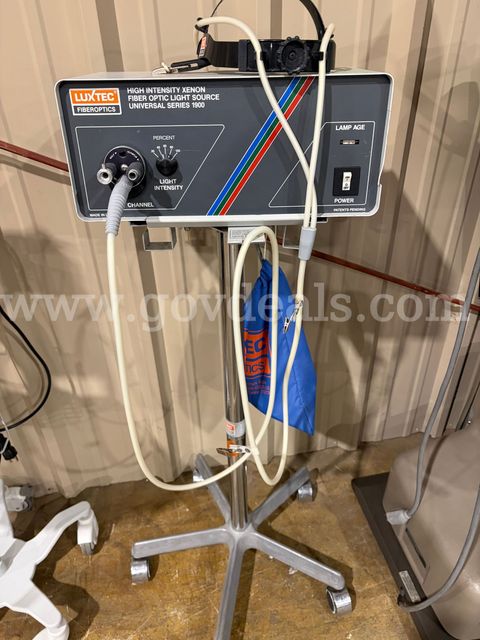 Luxtec Universal Series 1900 Fiberoptics High Intensity Xenon Fiber Optic Light Source