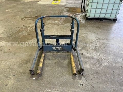Dual tire axel jack