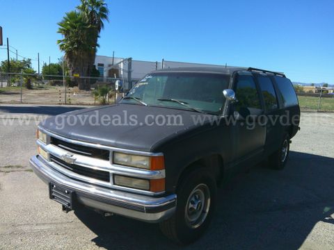 1995 Chevrolet Suburban C2500 2WD