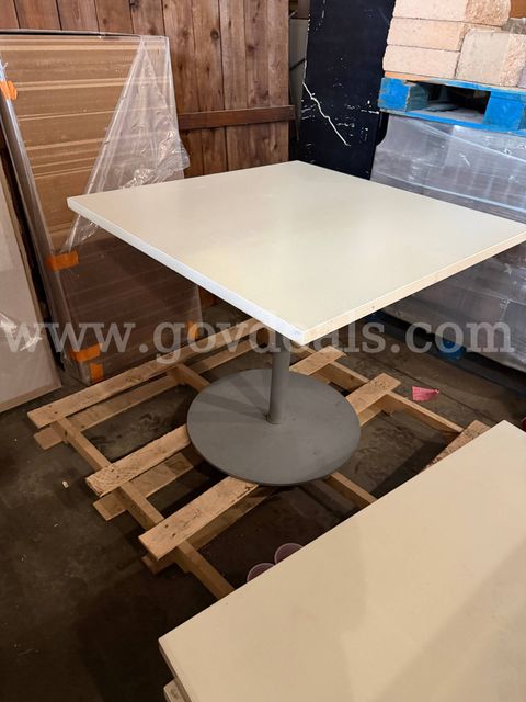 3'x3' Pedestal Table