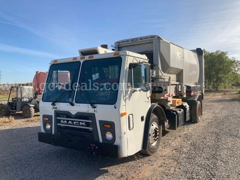 2013 Mack LEU612 S/A Side Loader Garbage Truck