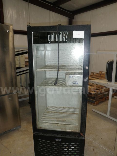 Beverage fridge