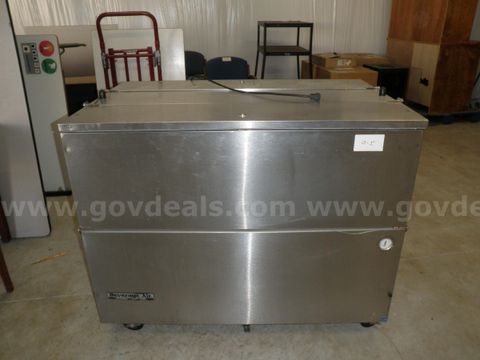 Milk/beverage cooler