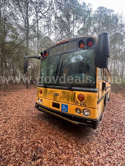 2001 Thomas Saf-T-Liner HD School Bus