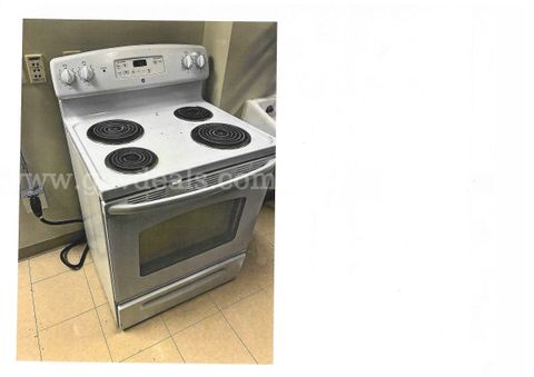 GE Stove (4 burner)