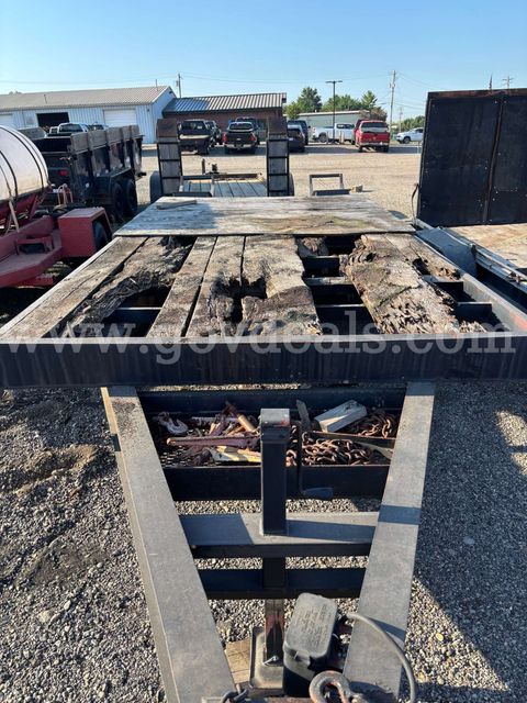 1985 Cronkhite Trailer (tri-axle)