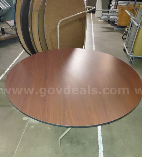 5' round banquet taqbles