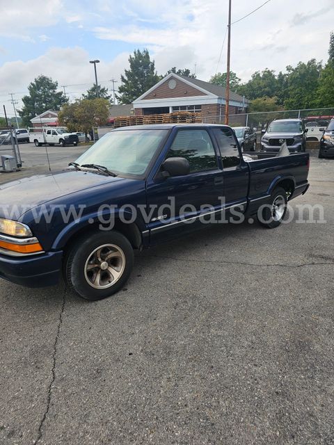 2000 Chevrolet S10 Pickup Ext. Cab 2WD (NO TITLE) (ABANDONED, STOLEN, AND/OR RECOVERED PROPERTY)