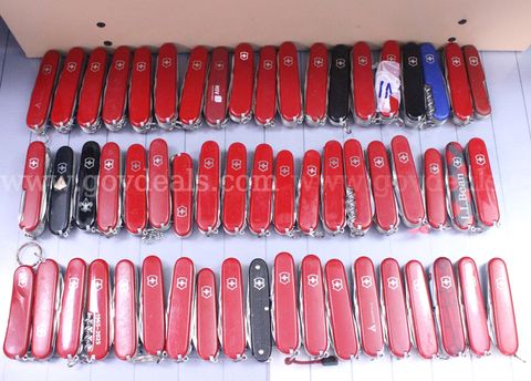 Approximately 10 lbs. Assorted Victorinox/Swiss Army Knives, #36603