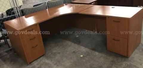 Desk & Chair (227769 TM)