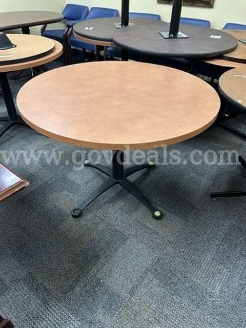 Tables (227353 AJ)