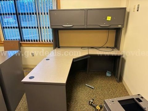 L-Shaped Desk (227956 NM)