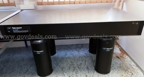 Newport RS2000 10ft x 5ft Optical Table