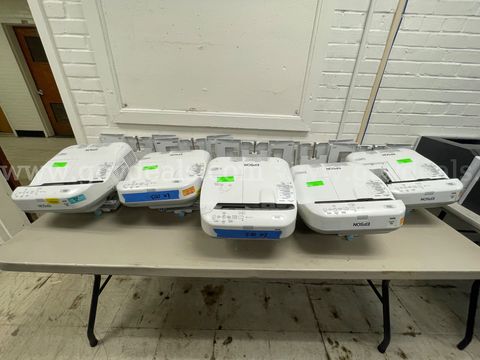 (4) Epson Projectors