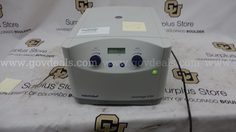 Eppendorf 5702 Centrifuge