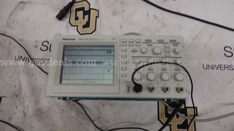 Tektronix TDS 224 Four Channel Digital Real-Time Oscilloscope 100 MHz