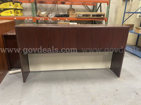 Hon Wooden Desk & Hutch