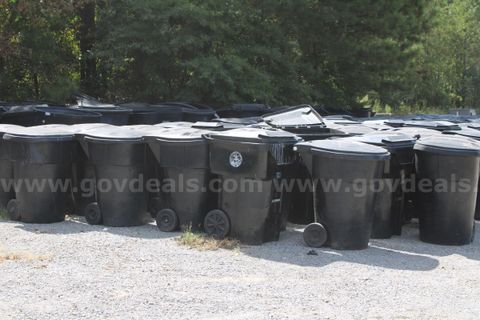 Lot # 7 Garbage Cans (Qty 75)