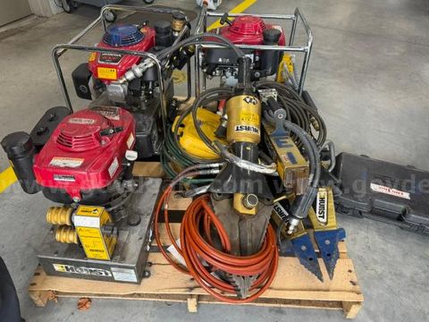 Hydraulic hurst tool