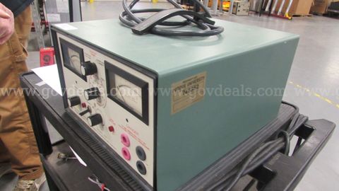 ISCO Electrophorsis Power Supply Model 493