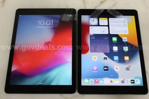 Lot of (2) Apple iPads