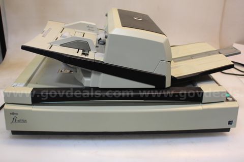 (1) Fujitsu fi-6770 Document Scanner – Powers On
