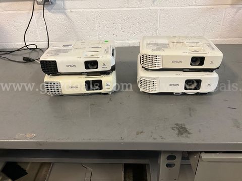 Lot of 4 Epson Projectors