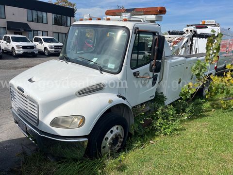 2008 Freightliner M2 106-NO KEY