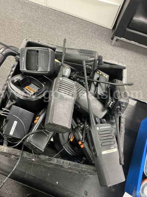 Lot Of Walkie Talkie'S W/Chargers