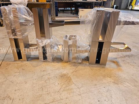 Lot of 7 - Large & Small Suction Supply Receptacle ( Wall Mounted ) - New