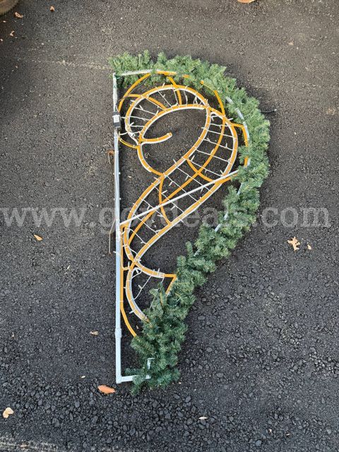 Holiday Outdoor Decor Calypso Golden Garland Pole Mount Qty 7 (11-17) of 17 available units)